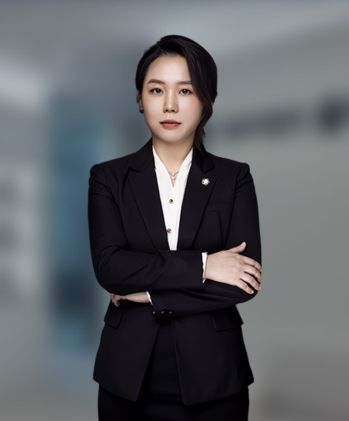 Moon Ji Yeong, Partner
